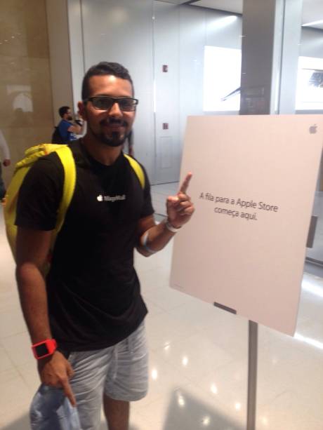 O técnico em informática Eugênio Oliveira, o primeiro da fila O técnico em informática Eugênio Oliveira, o primeiro da fila