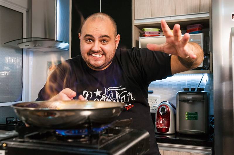 Publicitário desvenda receitas de guloseimas famosas na internet