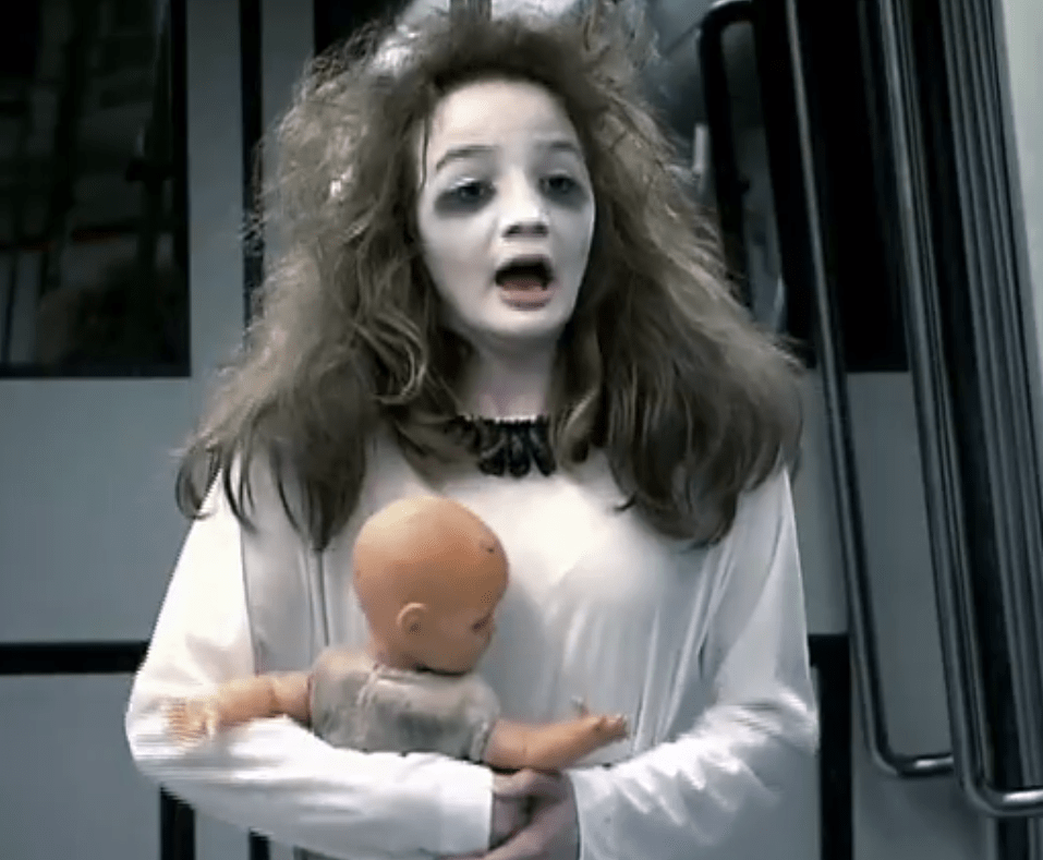 Por onde anda a “menina fantasma” das pegadinhas do Silvio Santos?