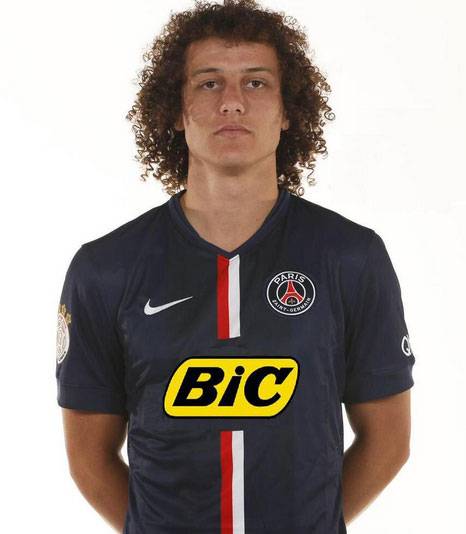 Internautas brincam com as &ldquo;canetas&rdquo; em David Luiz