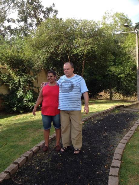 Andr&eacute; e a esposa, Elizena