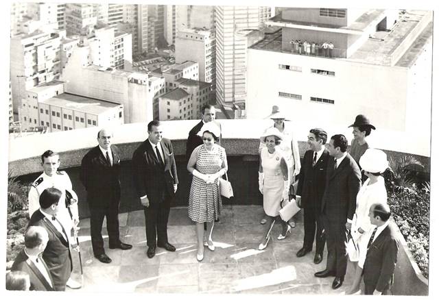 	Terra&ccedil;o It&aacute;lia: foto tirada fora dos protocolos da realeza