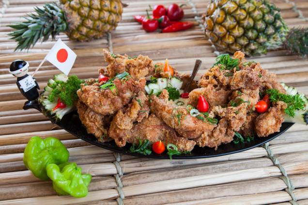 Lins Sushi: frango à passarinho servido com molho de abacaxi com hortelã (R$ 35,90) Lins Sushi: frango à passarinho servido com molho de abacaxi com hortelã (R$ 35,90)