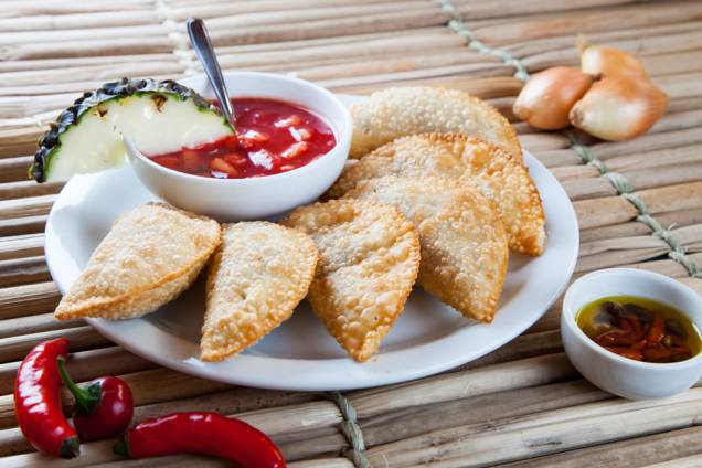 O bar Zur Alten Mühle, de inspiração alemã, serve a porção de pastel com costela bovina e acompanhado de molho agridoce de abacaxi e pimenta (R$ 29,80) O bar Zur Alten Mühle, de inspiração alemã, serve a porção de pastel com costela bovina e acompanhado de molho agridoce de abacaxi e pimenta (R$ 29,80)
