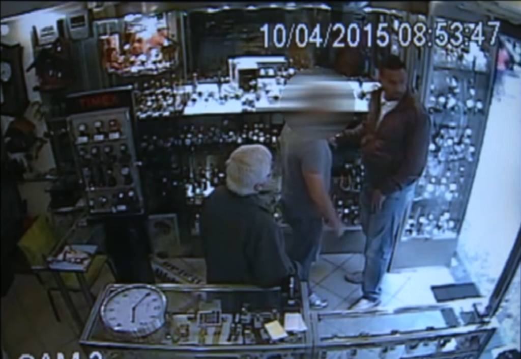 Comerciante desarma bandido em tentativa de assalto no Centro