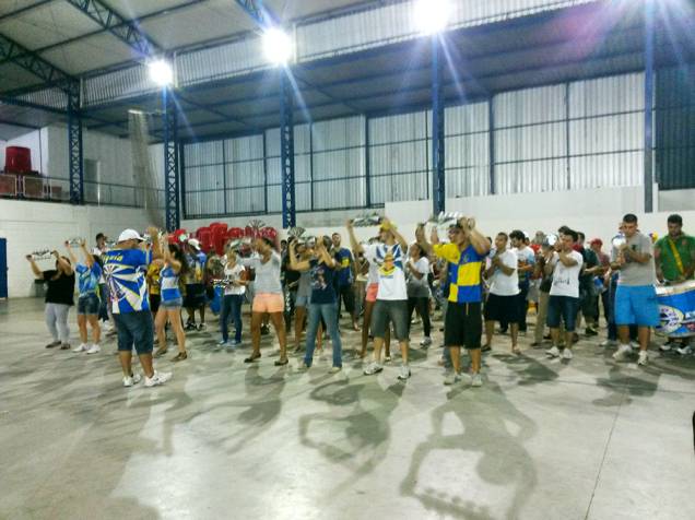 Águia de Ouro: quadra da escola fica na Av. Presidente Castelo Branco, 7683 Águia de Ouro: quadra da escola fica na Av. Presidente Castelo Branco, 7683
