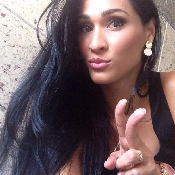 Nas redes sociais de Jaqueline Endres, &eacute; poss&iacute;vel ver v&aacute;rias selfies da atleta
