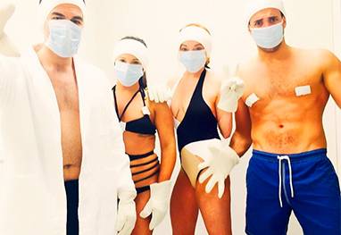 	Lindsay Lohan usa Instagram para divulgar foto tem&aacute;tica bizarra do feriado