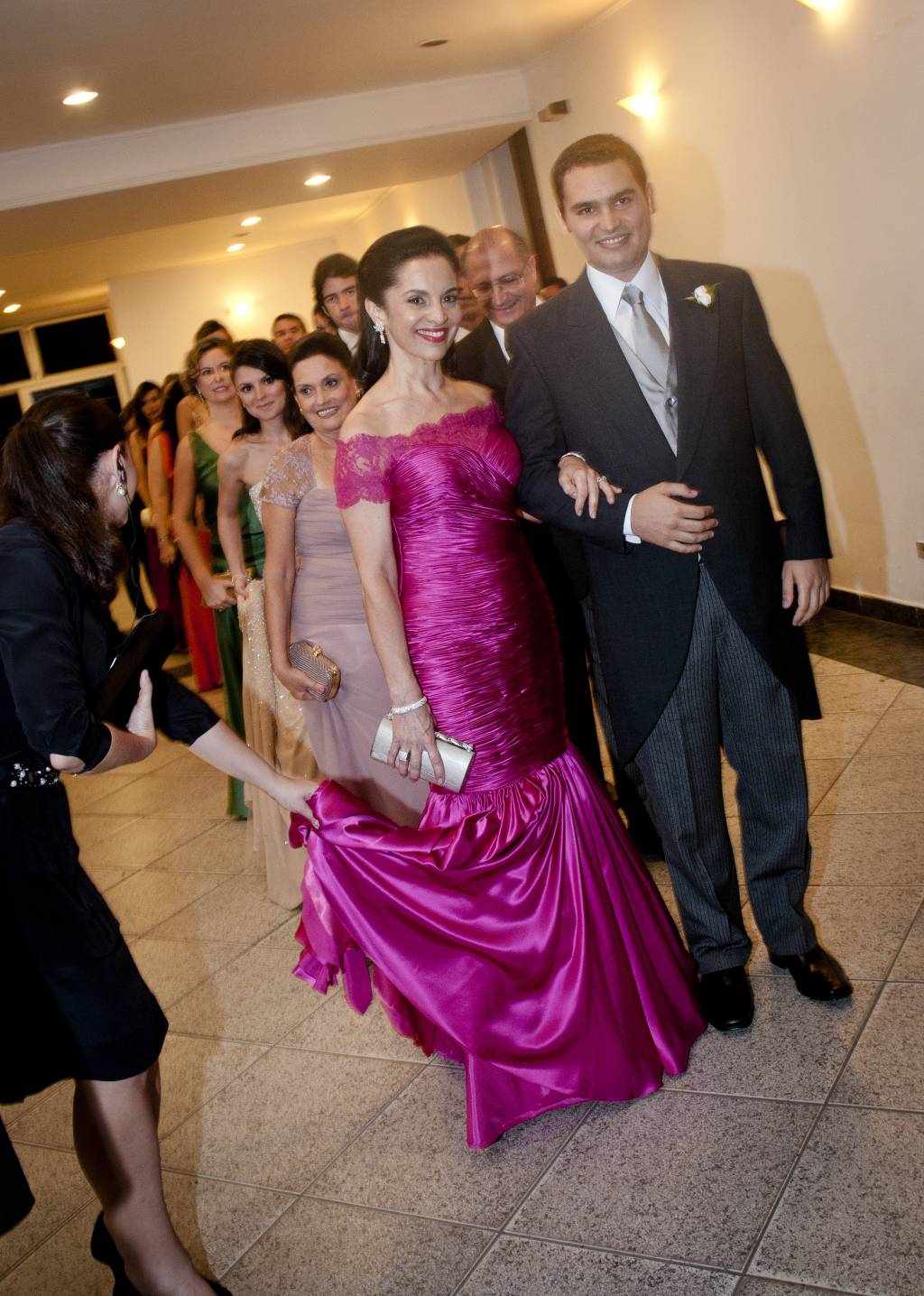 Lu Alckmin acompanha o filho mais novo, Thomaz, no dia de seu casamento Lu Alckmin acompanha o filho mais novo, Thomaz, no dia de seu casamento