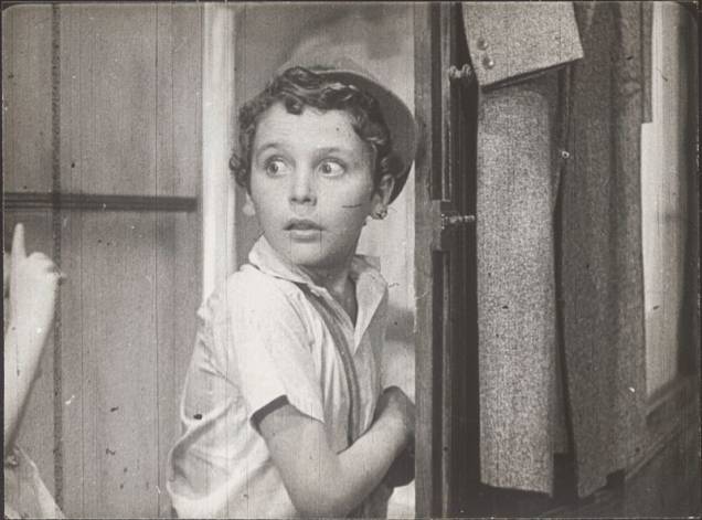 Aniki Bóbó" (1942), de Manoel de Oliveira Aniki Bóbó" (1942), de Manoel de Oliveira