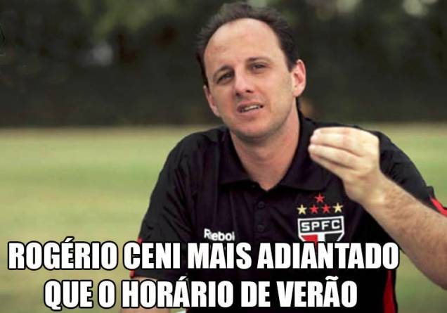 Falha de Rogério Ceni no clássico contra o Palmeiras virou piada nas redes sociais Falha de Rogério Ceni no clássico contra o Palmeiras virou piada nas redes sociais