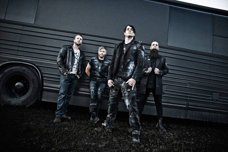 Sem o vocalista original, a banda Three Days Grace &eacute; a escolha mais inexplic&aacute;vel do line-up