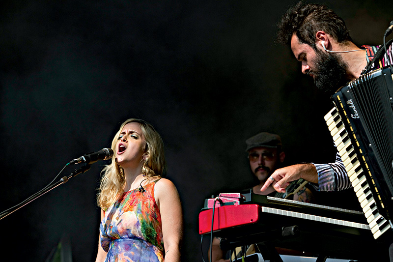 Marcelo Jeneci lança disco e estreia show