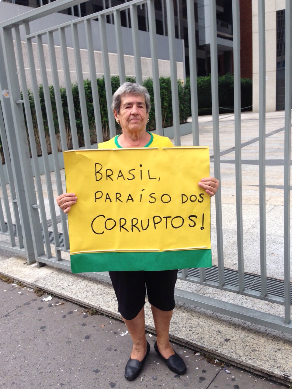 Brasil, o para&iacute;so dos corruptos"