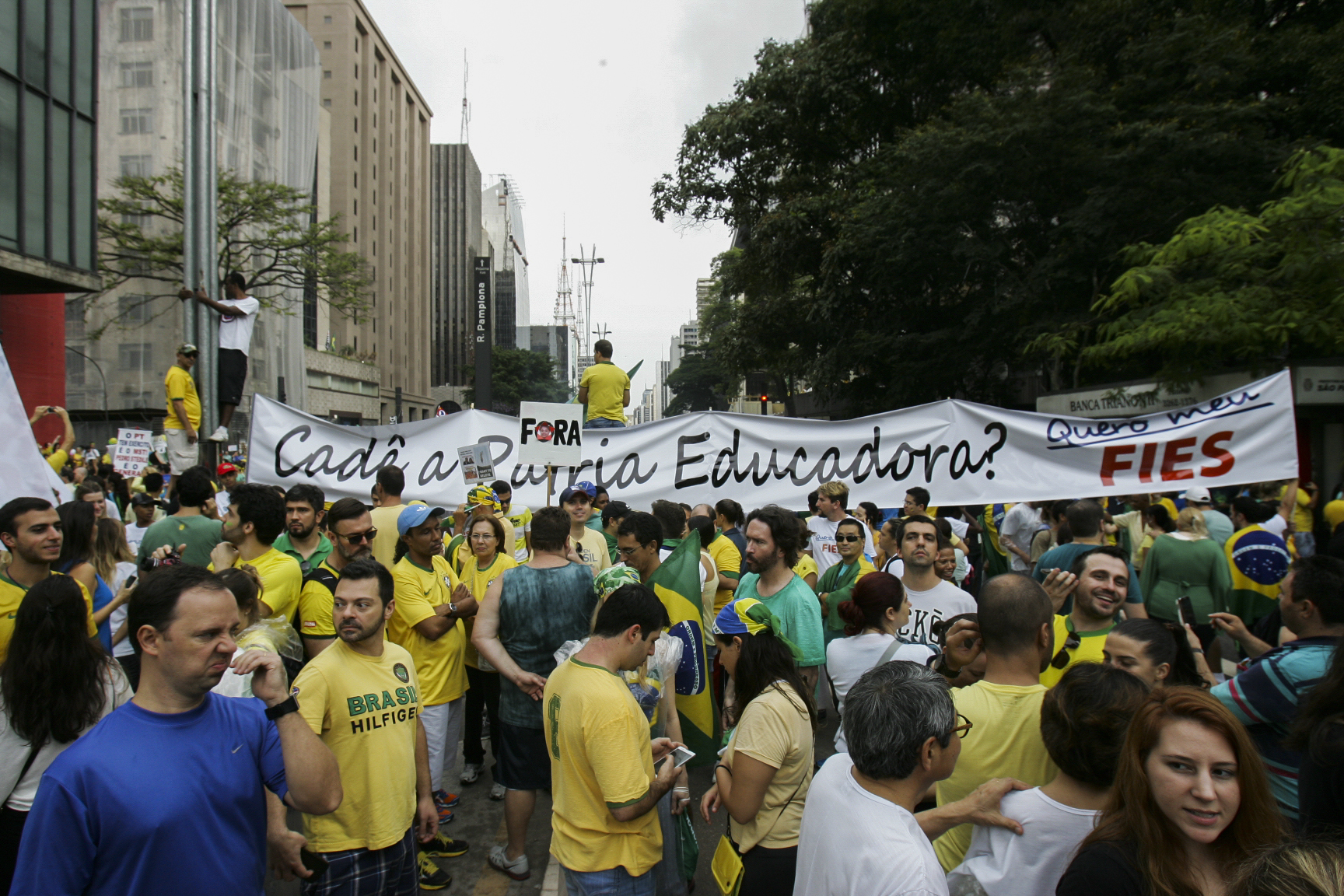 Cad&ecirc; a p&aacute;tria educadora?"