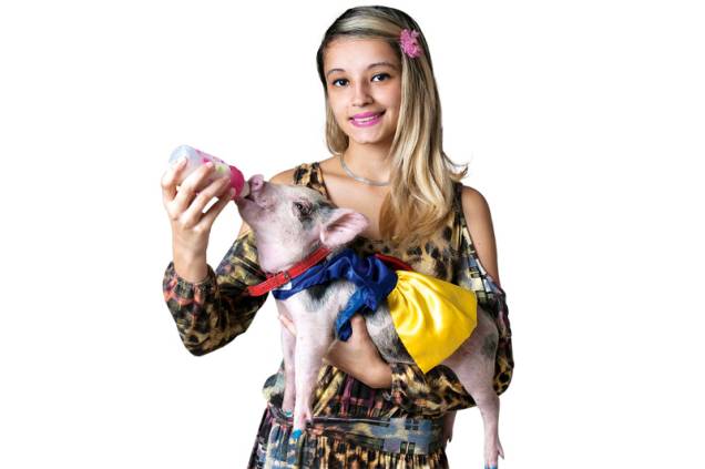 Taislaine Limae Safira: “Eu a pego no colo e dou carinho o tempo todo” Taislaine Limae Safira: “Eu a pego no colo e dou carinho o tempo todo”