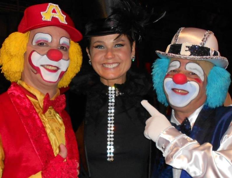 Xuxa com os palha&ccedil;os Atchim e Espirro, famosos nos anos 90