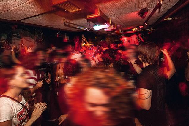 Alberta #3: bar com clima de balada Alberta #3: bar com clima de balada