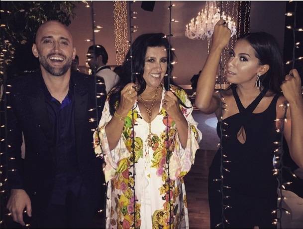 O comediante Paulo Gustavo, Regina Cas&eacute; e Anitta durante a festa