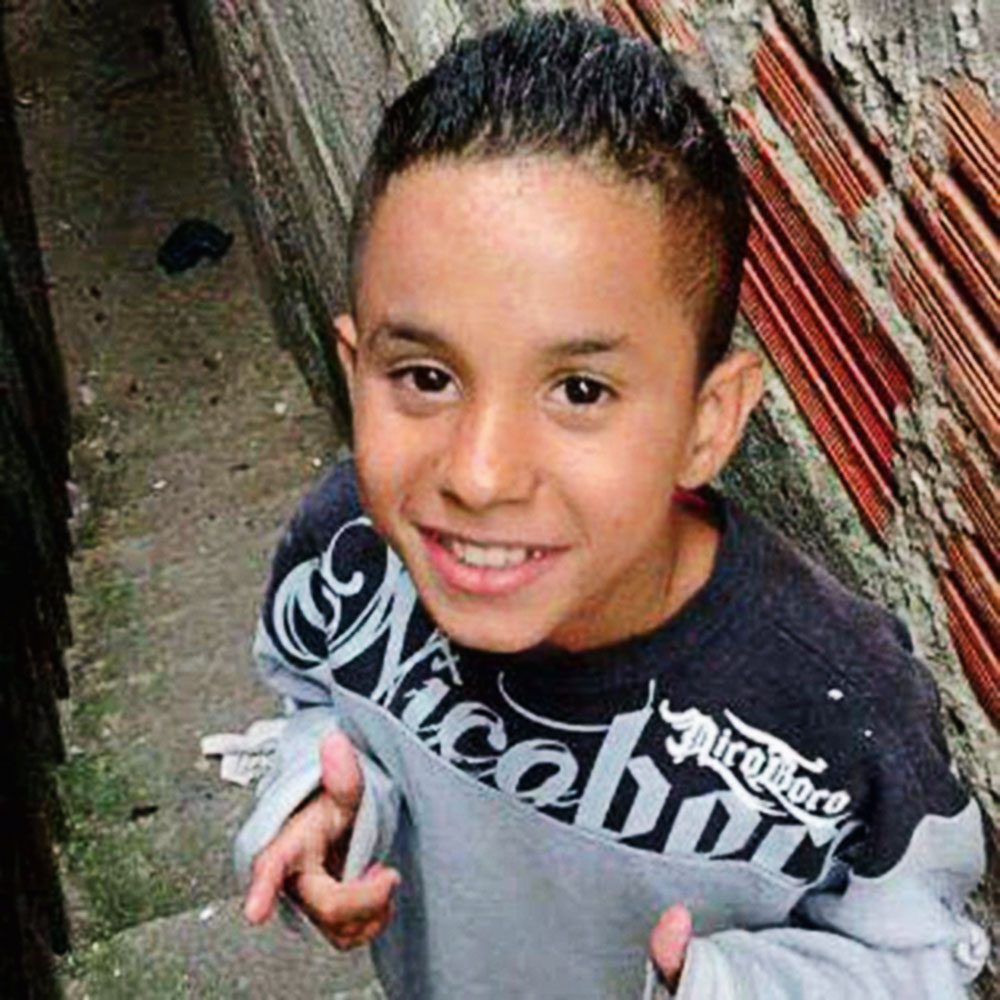 Prefeitura demite guarda civil que matou menino em junho