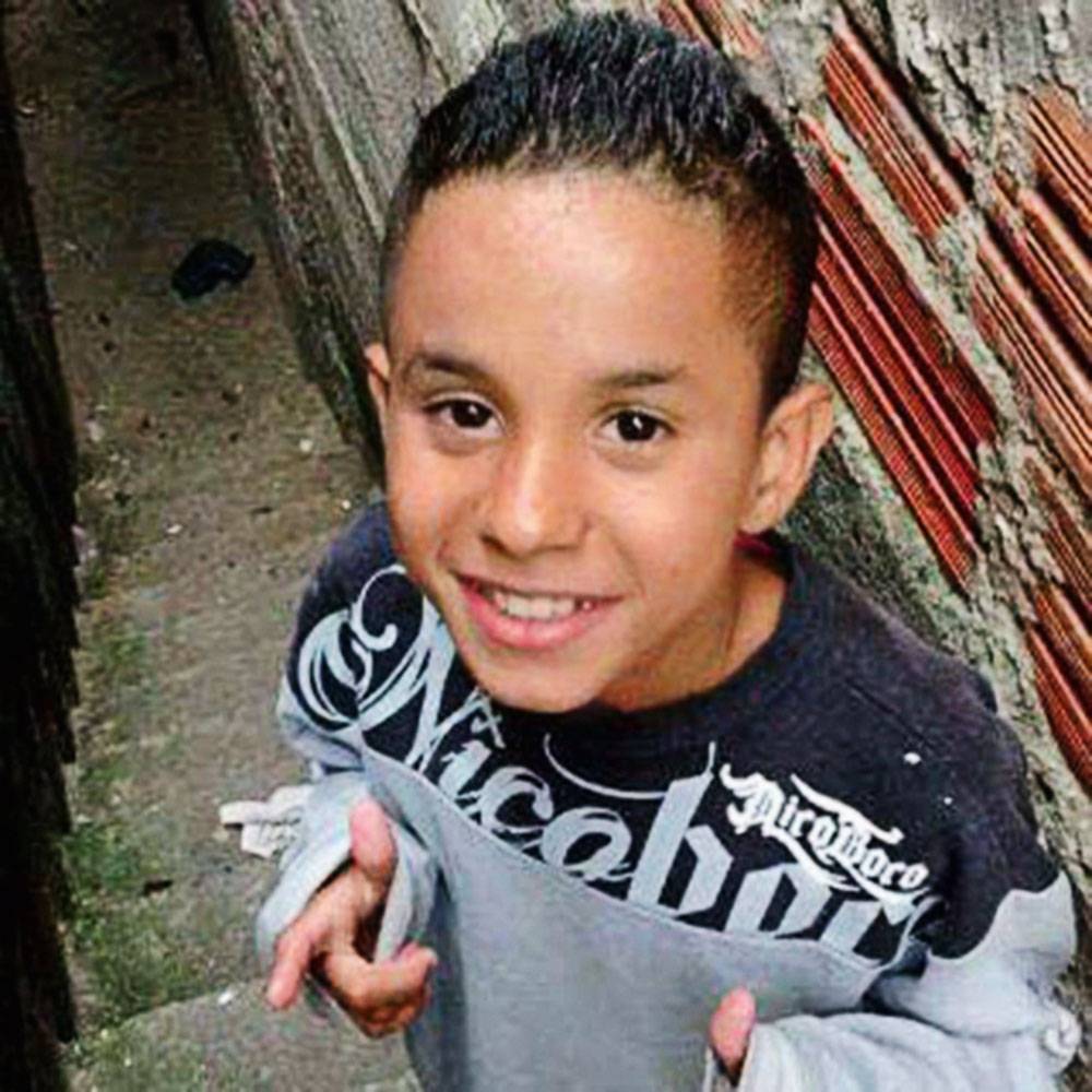 Prefeitura demite guarda civil que matou menino em junho