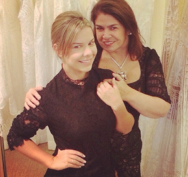 Com Martha Medeiros, responsável pelo vestido Com Martha Medeiros, responsável pelo vestido