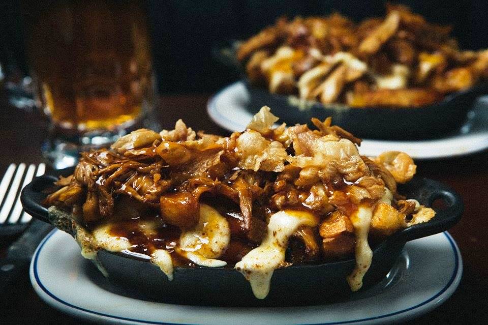 Conheça a casa especializada em poutine, tradicional prato canadense