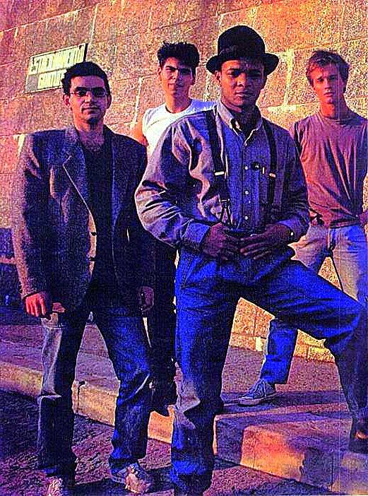 Ex-baixista da Legião Urbana é encontrado morto no Guarujá