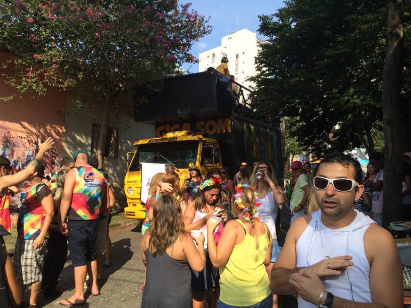 	Marchinhas animavam o p&uacute;blico no bloco Os Madalena