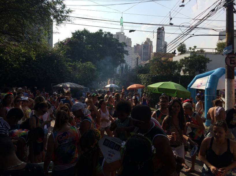 	P&uacute;blico &eacute; reduzido comparado a outros finais de semana de folia