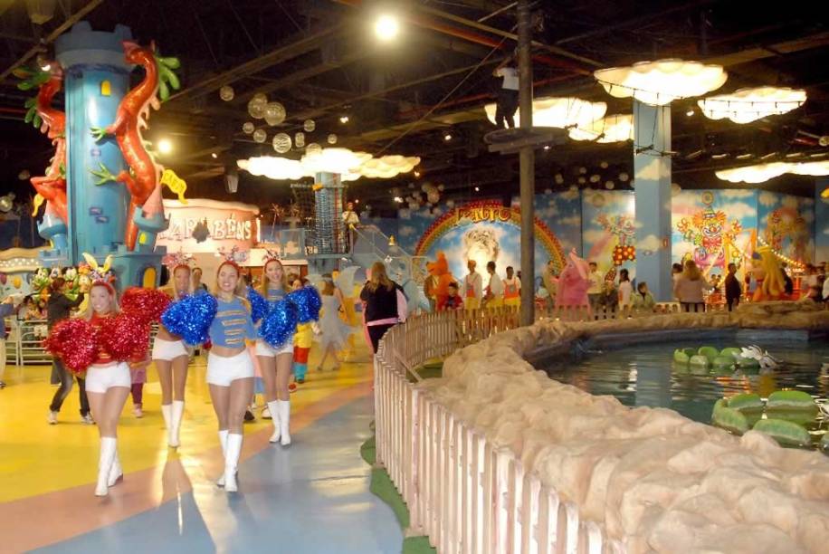 O Mundo da Xuxa: papais e mam&atilde;es podem entrar na farra com a garotada