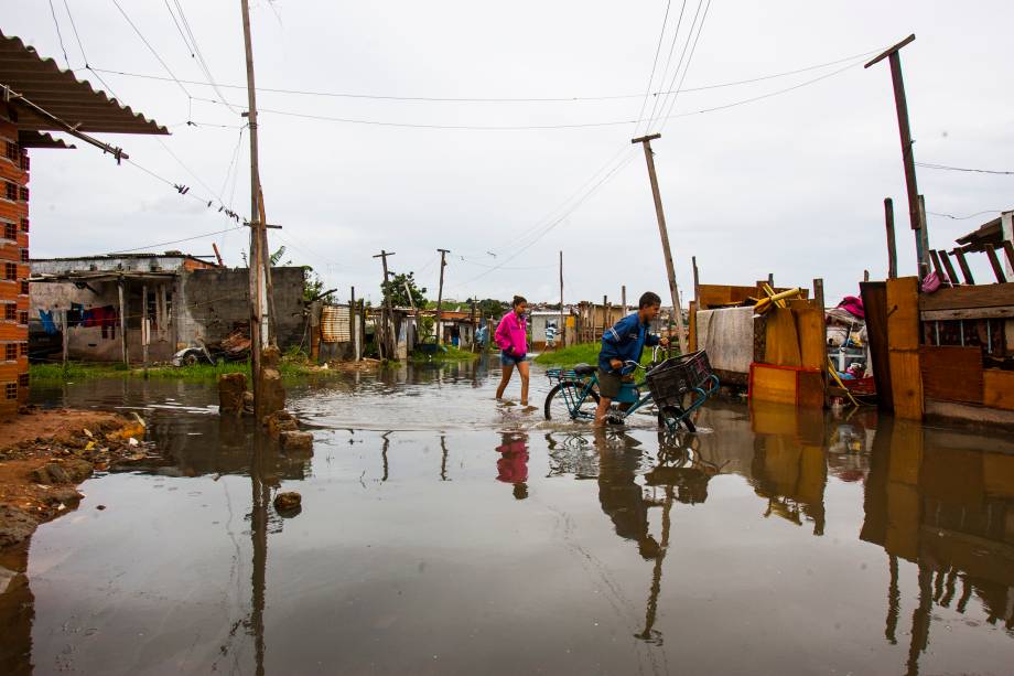 Rua do Jardim Pantanal alagada nesta quarta (18) Rua do Jardim Pantanal alagada nesta quarta (18)