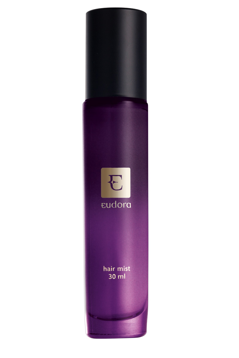 Perfume para os cabelos, da Eudora. Retira o odor causado por polui&ccedil;&atilde;o, cigarro ou fritura e deixa os cabelos mais macios e sem frizz, aquele efeito de fios arrepiados. Pre&ccedil;o sugerido: 64,90 reais