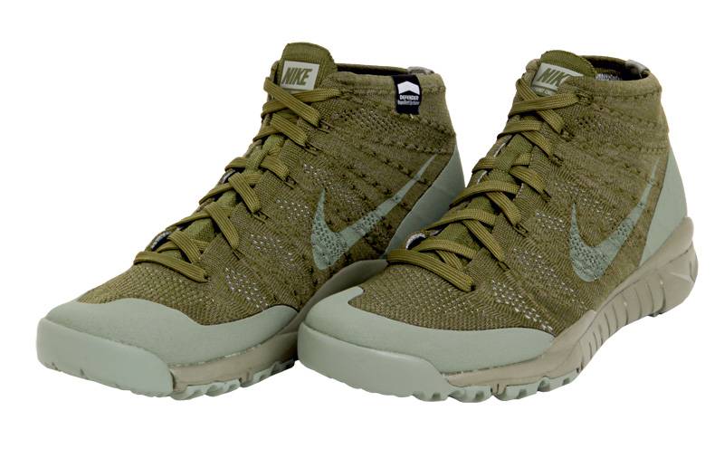 	Par de t&ecirc;nis Nike para Cartel 011