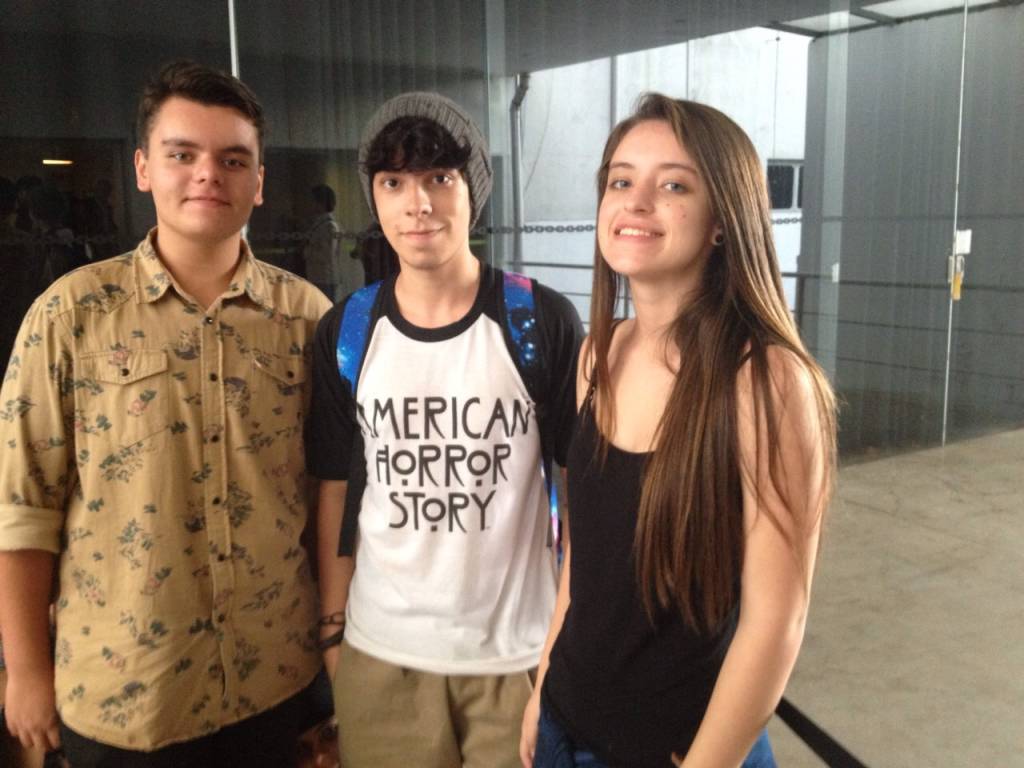 Enrico Moscatelli, de 17 anos, Felipe Bouzane, 19, e Fernanda Prianti, 17: camiseta da s&eacute;rie
