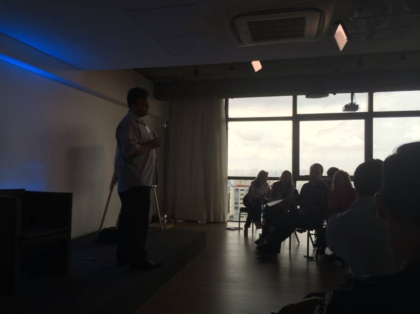 Alberto DellIsola ministra o curso de Street Hypinosis da empresa Elsever Alberto DellIsola ministra o curso de Street Hypinosis da empresa Elsever