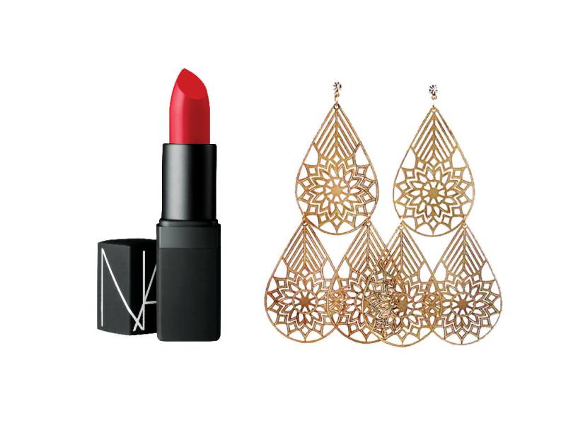 	Sedutor. Vermelho e dourado s&atilde;o uma combina&ccedil;&atilde;o explosiva. Batom Jungle Red Semi Matte, Nars. R$ 100,00. ☎ 0800148 023. Brincos de metal, Paris Bijux. R$ 21,00. Rua 25 de Mar&ccedil;o, 733, centro, ☎ 3227- 9521, www.parisbijux.com.br.