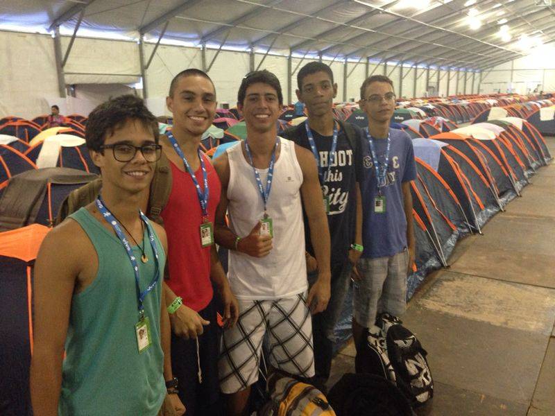 Os estudantes de computação Marcos Faria, Alan Spagol, Guilherme Azevedo, João Lucas e Delmo Guilherme vieram de Porto Seguro para a Campus Party Os estudantes de computação Marcos Faria, Alan Spagol, Guilherme Azevedo, João Lucas e Delmo Guilherme vieram de Porto Seguro para a Campus Party