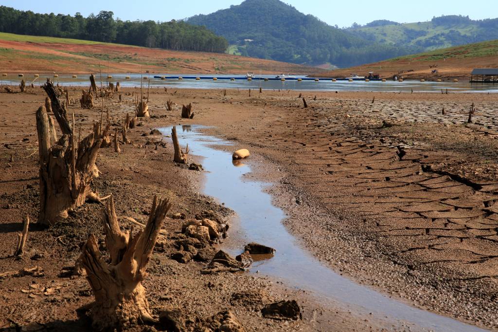 Após chuva, nível do sistema Cantareira sobe