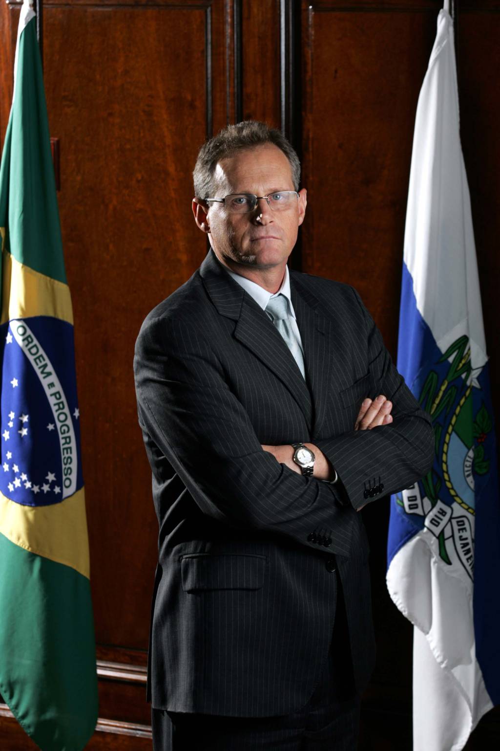 H&aacute; uma verdadeira na&ccedil;&atilde;o de criminosos que se criou no Rio de Janeiro" - Jos&eacute; Mariano Beltrame, secret&aacute;rio da Seguran&ccedil;a P&uacute;blica do Rio, ap&oacute;s os in&uacute;meros casos v&iacute;timas de balas perdidas registradas no estado