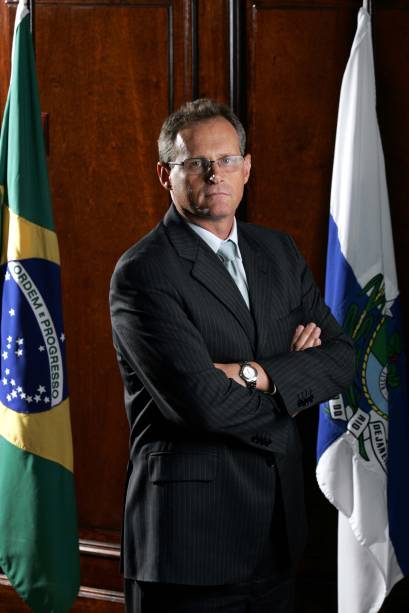 H&aacute; uma verdadeira na&ccedil;&atilde;o de criminosos que se criou no Rio de Janeiro" - Jos&eacute; Mariano Beltrame, secret&aacute;rio da Seguran&ccedil;a P&uacute;blica do Rio, ap&oacute;s os in&uacute;meros casos v&iacute;timas de balas perdidas registradas no estado