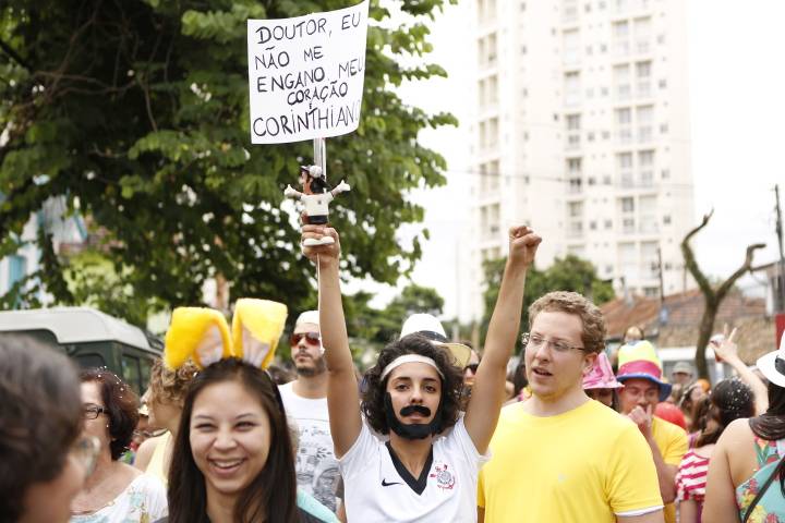 Foli&otilde;es no bloco Passaram a m&atilde;o na Pompeia, no s&aacute;bado (31)