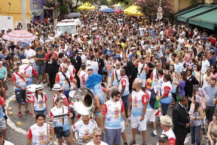 Foli&otilde;es no bloco Passaram a m&atilde;o na Pompeia, no s&aacute;bado (31)