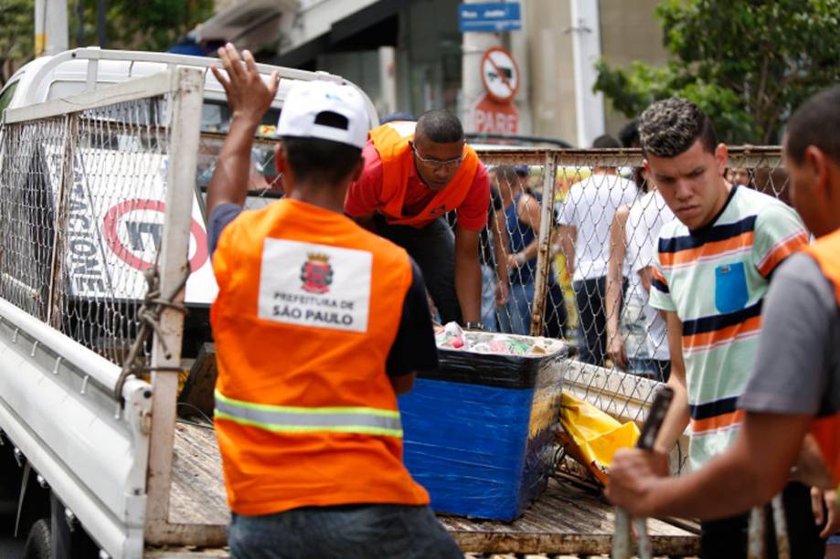 Bebidas vendidas em garrafas s&atilde;o apreendidas na Vila Madalena