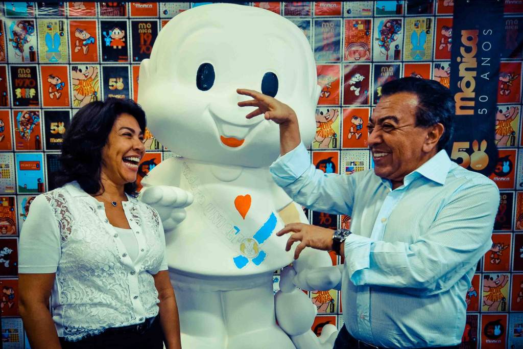 Proposta da interven&ccedil;&atilde;o urbana levou artistas pl&aacute;sticos dos mais variados estilos a colorirem e customizarem pe&ccedil;as