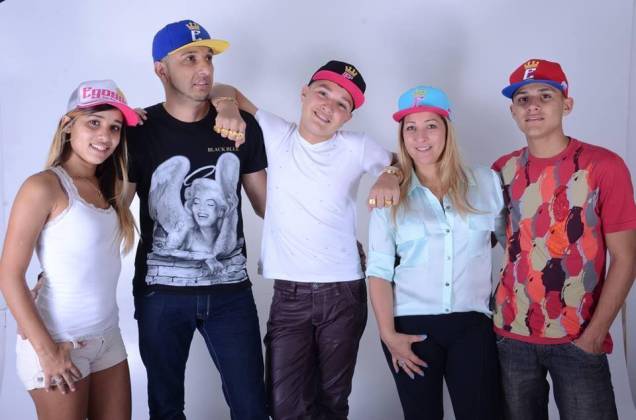 A fam&iacute;lia Castanheira: Stefani (irm&atilde;), Rog&eacute;rio (pai), MC Gui, Claudia (m&atilde;e) e Gustavo