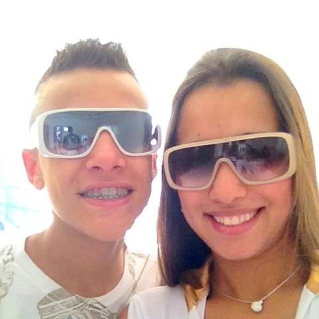 Gustavo e a irm&atilde;, Stefani