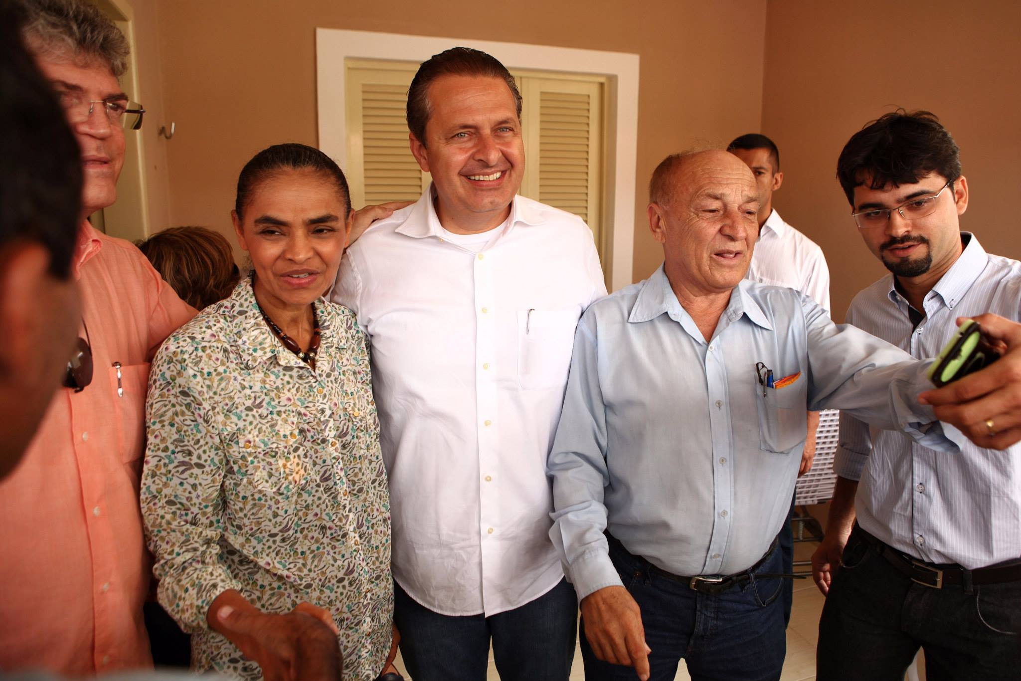 O candidato Eduardo Campos, do PSB, ao lado de Marina Silva em evento em Jo&atilde;o Pessoa, na Para&iacute;ba