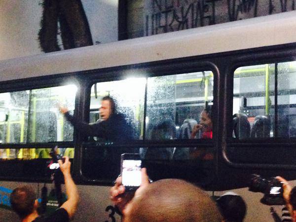 Tr&acirc;nsito parado: cobrador de &ocirc;nibus reclama da demora