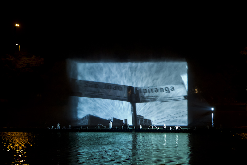 Fonte do Ibirapuera faz show de águas para comemorar aniversário de SP